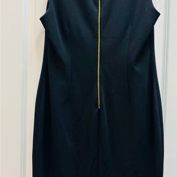 Calvin Klein Elegant Black Sleeveless Dress with gold zipper - Picture 3 of 3